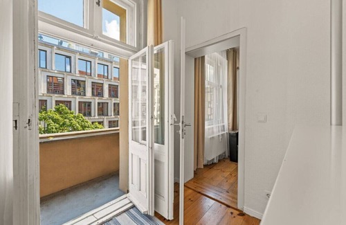 Friedrichshain Apartment | Mooeve 10 apartment in Berlin