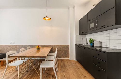 Friedrichshain Apartment | Mooeve 15 apartment in Berlin