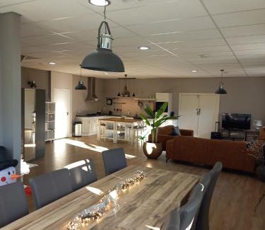 Overloon House | mooie familie groepsaccomodatie aan de bosrand