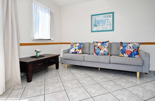 Sunshine Coast Resort | Mooloolaba Getaway - Perfect location ZD5