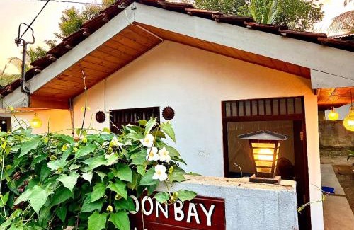 Thalaramba Hotel | Moon Bay