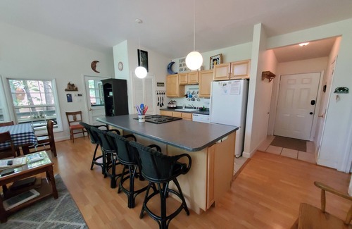 Lost Bridge Village House | Moon Beam-Lakefront-Community Pool & Lost Bridge Marina Nearby