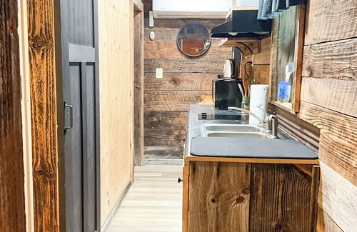 Rogers Cabin | "Moon Glow" Cabin - Cozy Climber Retreat in Muir Valley w/Hot-tub!
