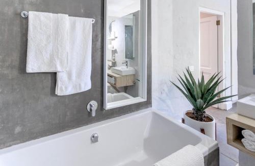 Sandown Apartment | Moon light Apartment
