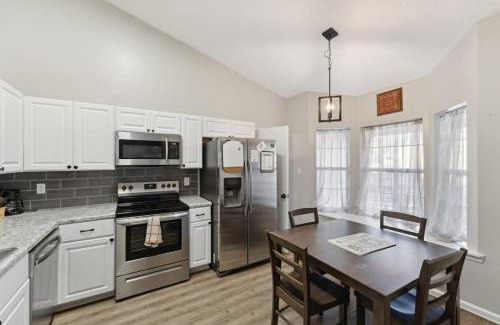Savannah House | Moon River District, Updated! Wistful Washington