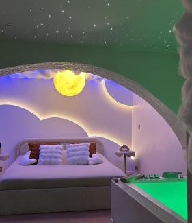 Ollioules House | Moon Room, Nuit insolite - Ollioules Toulon Var