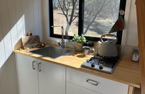 Moonbah Cabin | Moonbah Escapes "Wallaby" - Secluded Riverside tiny house in the Snowy Mountains