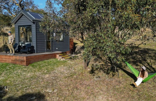 Moonbah Cabin | Moonbah Escapes "Wallaby" - Secluded Riverside tiny house in the Snowy Mountains