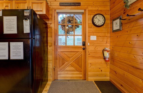 Gatlinburg - Pigeon Forge Cabin | Moonbeams & Star Dreams. A Spectacular Mountain View
