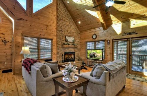 Cherry Log Villa | Moonlight Mountain Cabin - Great views and a hot tub