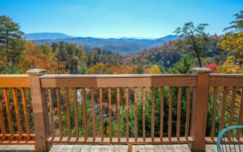 Gatlinburg - Pigeon Forge Villa | Moonlit Hideaway