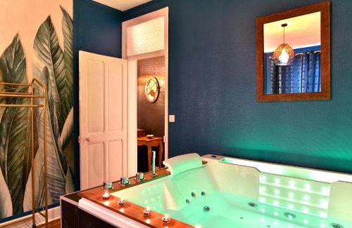 Poincare - Foch - Anatole France - Croix de Bourgogne Apartment | MoonLOVE, SPA/Sauna et Jacuzzi privés, charme et détente.