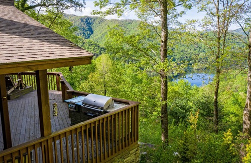 Topton Cabin | Moonshadow Stunning Lake View Cabin with Hot Tub, Fire Pit