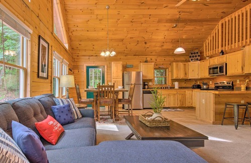 Lake Lure Cabin | 'Moonshine Manor' Cabin w/Hot Tub, Near Lake Lure