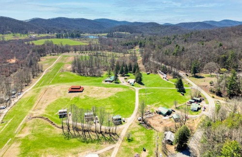 Suches House | Moonshiners Cabin Serene Mountain Views plus Firepit