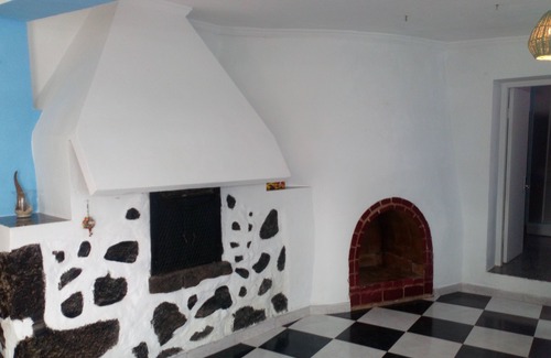 La Oliva Apartment | Moonspell . Beach front cottage.