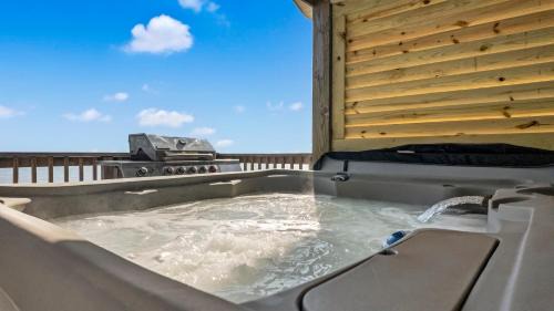 Port Bolivar House | MoonStone 3BR Beachfront w Hot Tub Amazing Beach Views and Large Deck