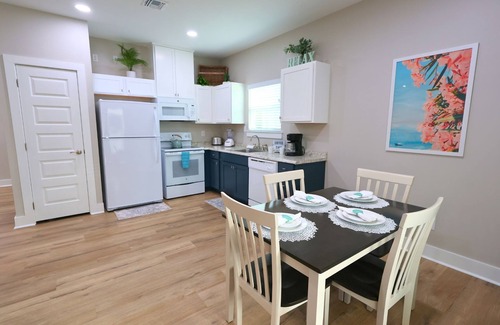 Fulton Cottage | Moonstone Cottage at The Oasis