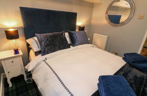 Carnforth Cottage | MOOR COTTAGE, pet friendly, with open fire in Kirkby Lonsdale
