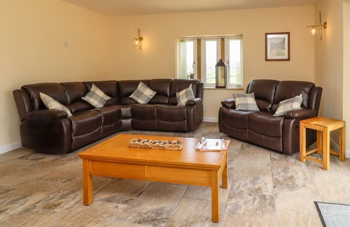 Barkisland Cottage | MOORBOTTOM STABLES, with a garden in Barkisland