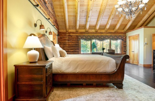 North Egremont Cabin | Moose Lodge by AvantStay | Luxe Berkshires Escape