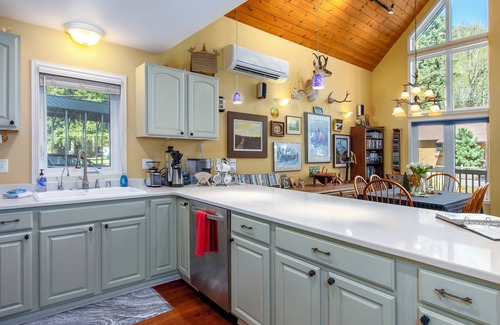 Packwood Cabin | Moose Manor | Hot tub | 3 Bed, 2 Bath