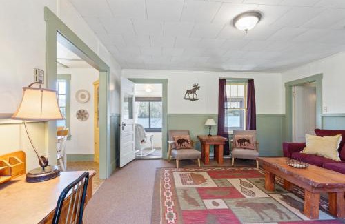 Holderness House | Moose Manor- Squam Waterfront