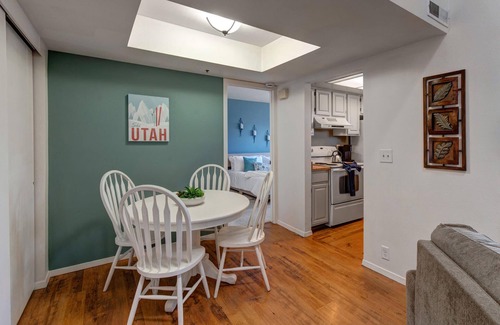 Kimball Junction Condo | Moose Mgmt at Powderwood 13F-Walk to Shopping-Free Bus-Hot Tub