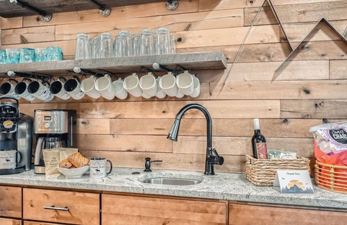 Grand Lake Cabin | Moose Ridge: Hot Tub, Game Room & Lake Views