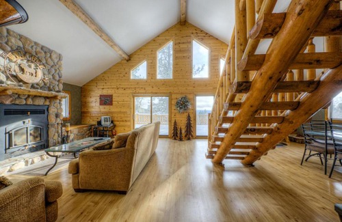 Lead House | Moose Tracks