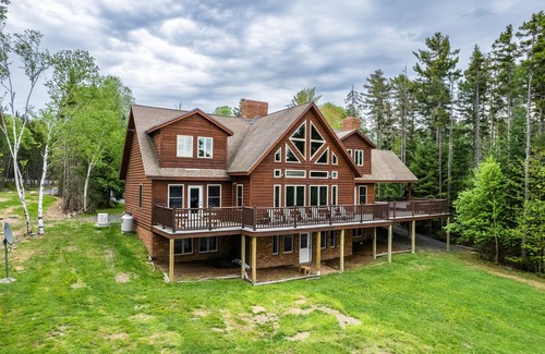 Greenville Ski Chalet | Moosehead Lakefront Huge Cabin|Private dock|Pet friendly|Fast WIFI|Private chef