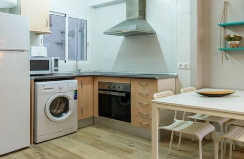 Horta-Guinardo Apartment | MORATIN 2h - Two Bedroom Apartment, Sleeps 3