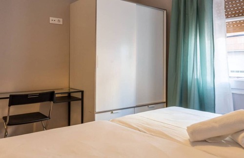 Horta-Guinardo Apartment | MORATIN 2h - Two Bedroom Apartment, Sleeps 3