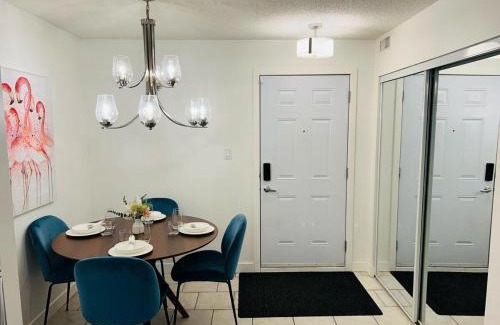 Downtown Edmonton Apartment | Mordern 2BedRoom Downtown Apt with Free Parking & Wifi