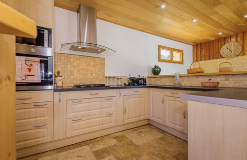 Condat-sur-Vezere Ski Chalet | Morganetta is a charming chalet with heated pool and jacuzzi