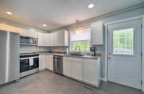 Morgantown House | Morgantown Home w/Deck ~ 2 Mi to WV University!