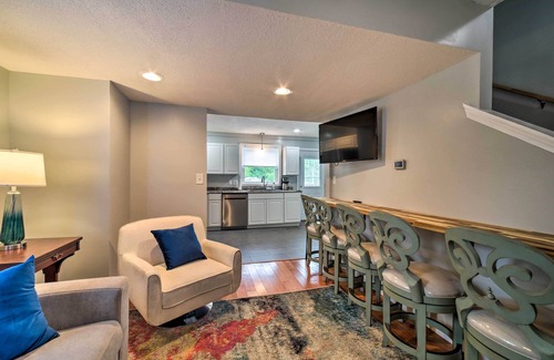 Morgantown House | Morgantown Home w/Deck ~ 2 Mi to WV University!