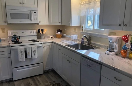 Town of Milo House | Morning Dove-Seneca/Keuka-Countryside-Hot Tub-WineTrail-Pets, Scenic Wooded Lot-Babbling Brook