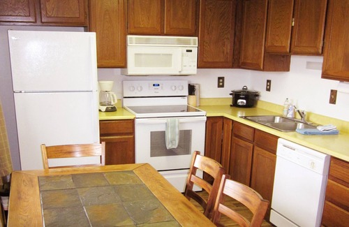 Horse Butte Condo | Morning Glory-comfortable Yellowstone retreat; just minutes from YNP West Gate