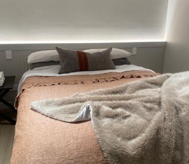 Arthur's Point Apartment | Morning Star Studio A