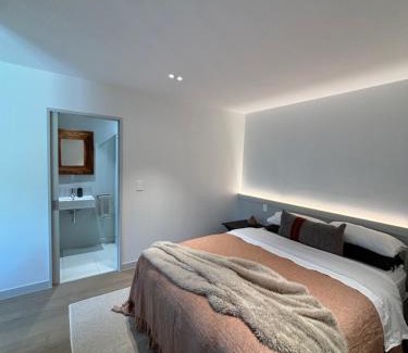 Arthur's Point Apartment | Morning Star Studio A