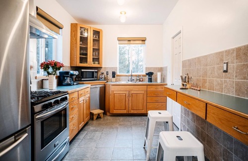 Athens House | Morning Wood - Sunny Catskills Cottage near Hudson