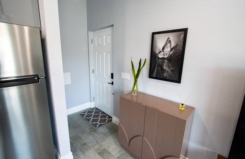 Fontana Apartment | Morningside Studio 3 Newly Built Cozy and Stylish Apartment with Private Entry