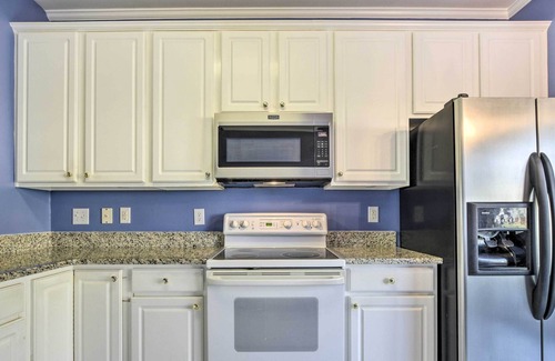 Breckenridge House | Morrisville Townhome w/ Community Amenities!