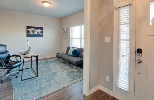 Madison House | Morton Manna Home| Spacious & Perfect for Families
