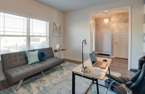 Madison House | Morton Manna Home| Spacious & Perfect for Families