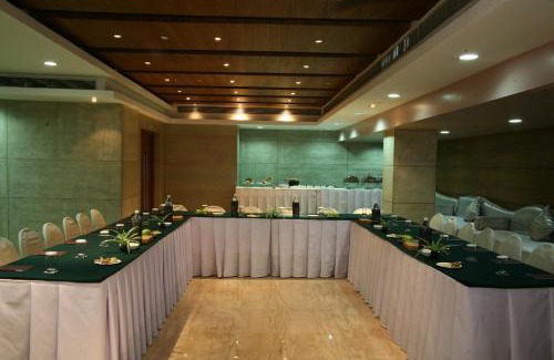 Sector 18 Hotel | Mosaic Original,Noida