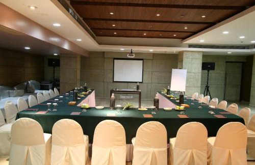 Sector 18 Hotel | Mosaic Original,Noida