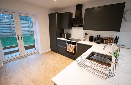 Fallowfield House | Moseley Gardens