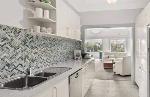 Mosman Apartment | Mosman Bay views 2 Bed Apartment